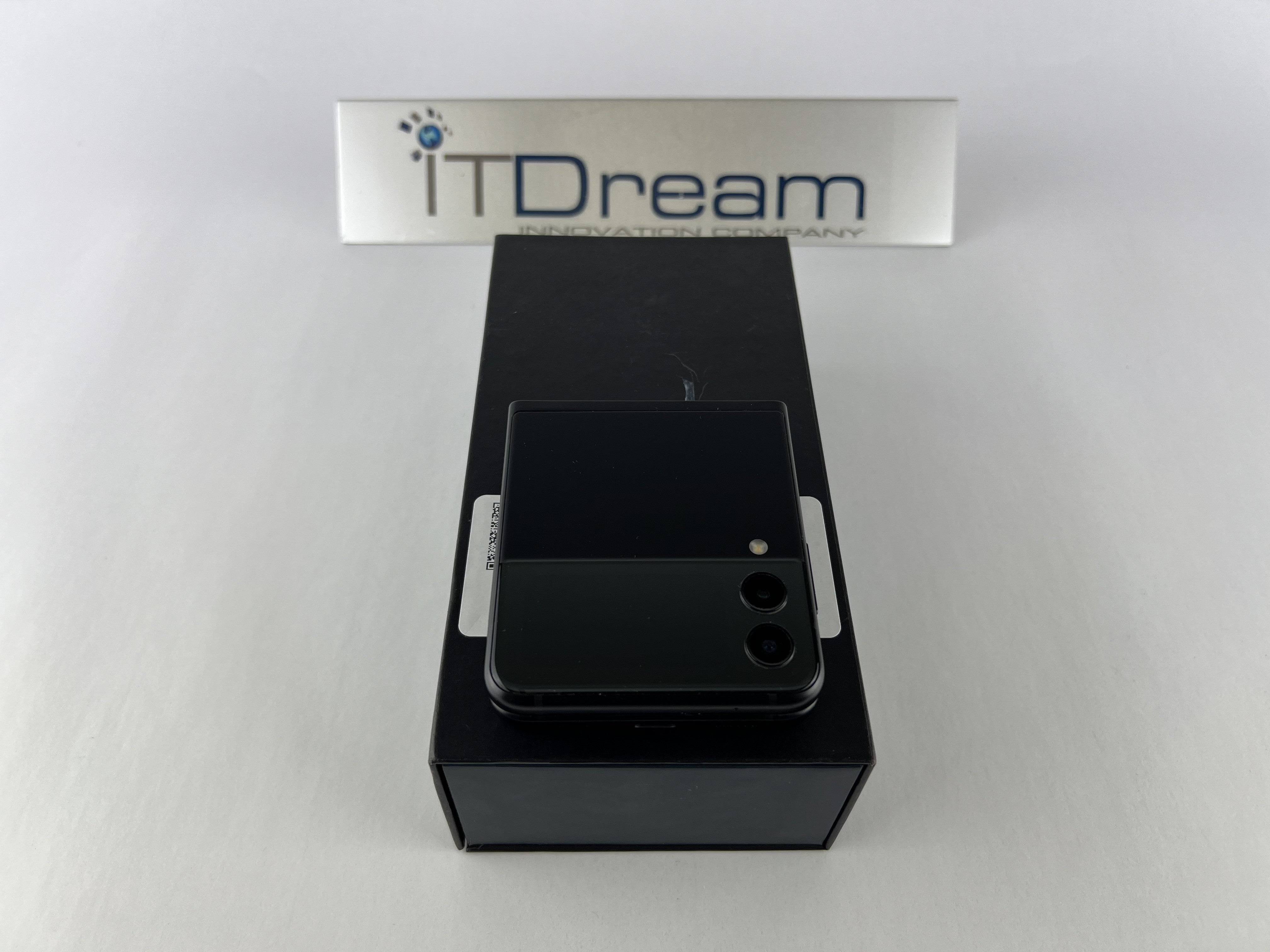 Samsung Galaxy Z-Flip3 Phantom Black SM-F711B - Capacità di memorizzazione: 256GB / Colore: Nero