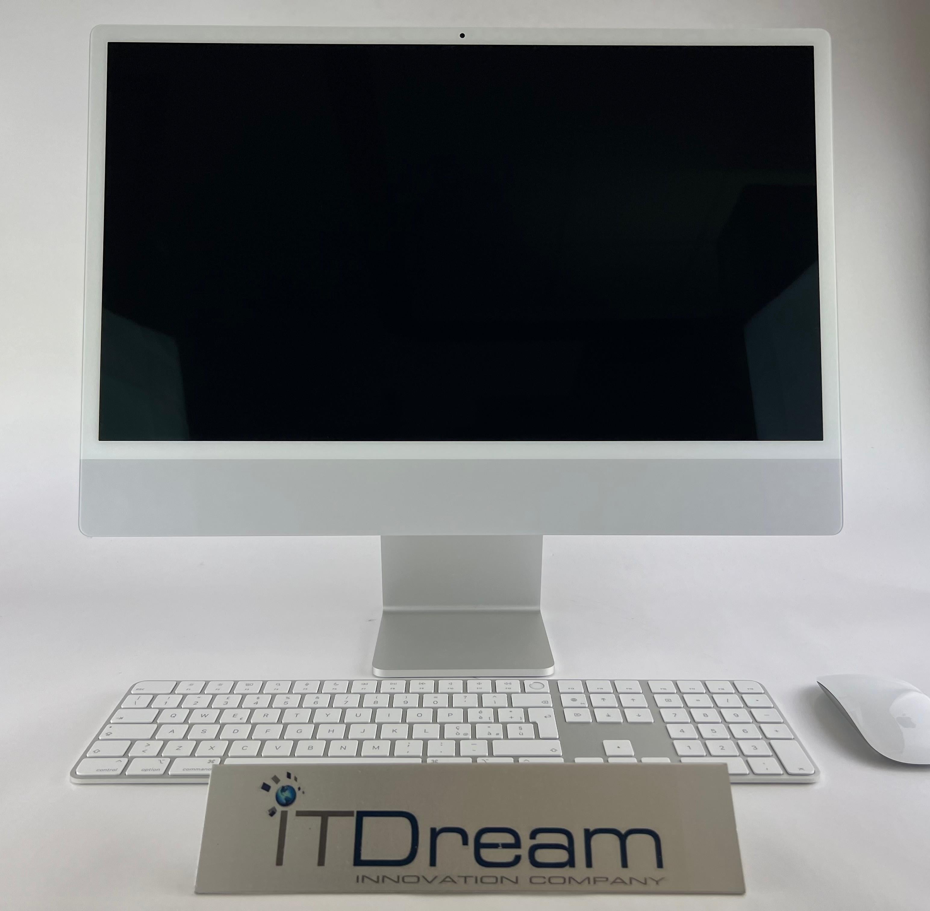 iMac 24" 2021 M1 8C CPU 8C GPU 16GB 512GB SSD A2438 MGPD3T/A MGPJ3T/A MGPK3T/A CTO - Capacità di memorizzazione: 512GB / Colore: Argento (Silver) / Memoria RAM: 16GB / Processore: M1 8C CPU 8C GPU