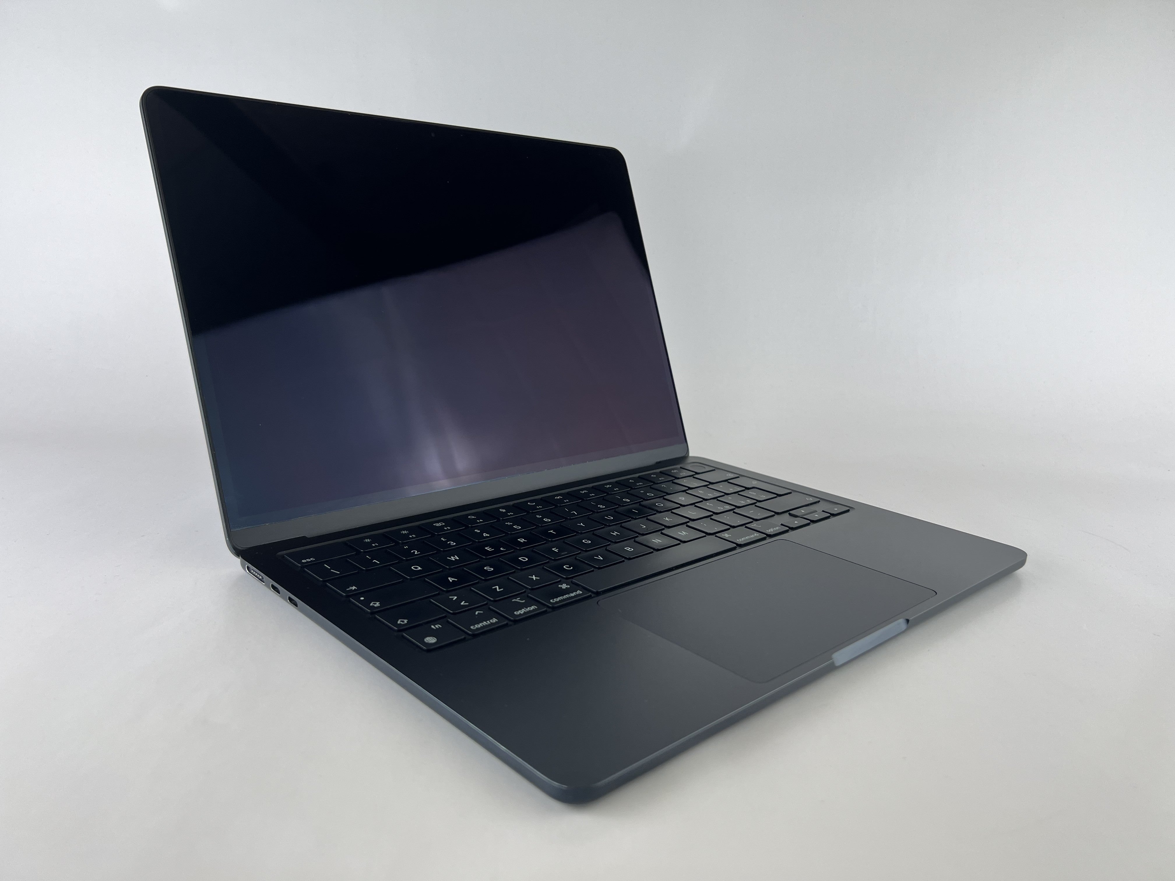 MacBook Air 13,6" 2022 Chip Apple M2 A2681 MLXW3T/A – M2 8C CPU 8C GPU – Nero (Midnight)