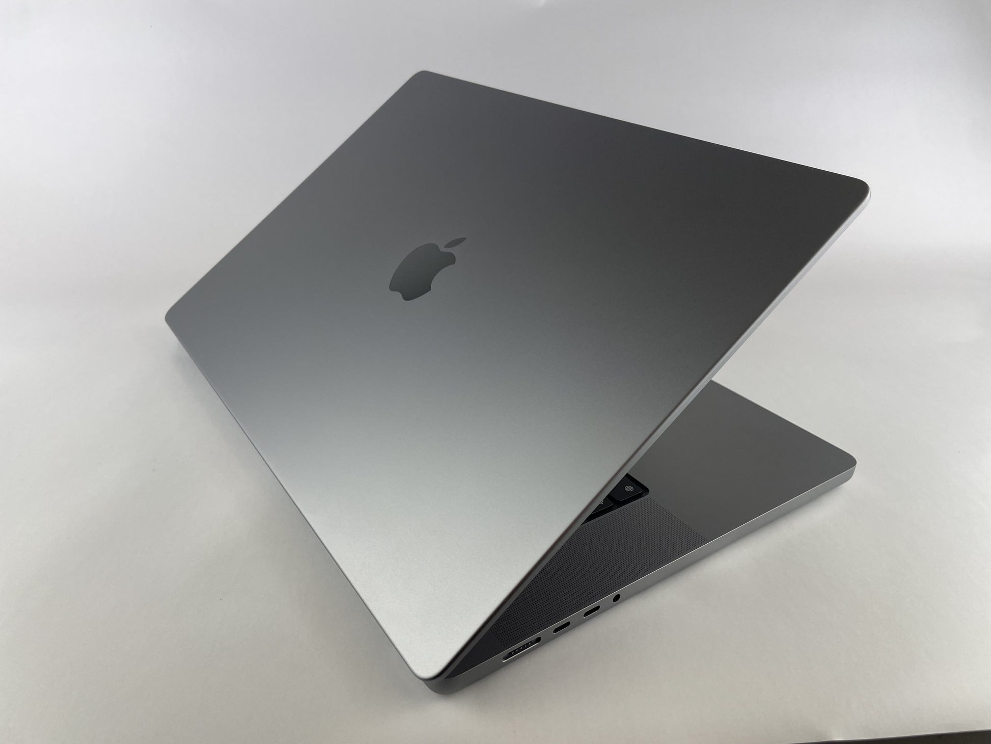 MacBook Pro 16" 2021 Chip Apple M1 Max A2485 MK1A3T/A – M1 Max 10C CPU 32C GPU – Grigio siderale (Space Gray)