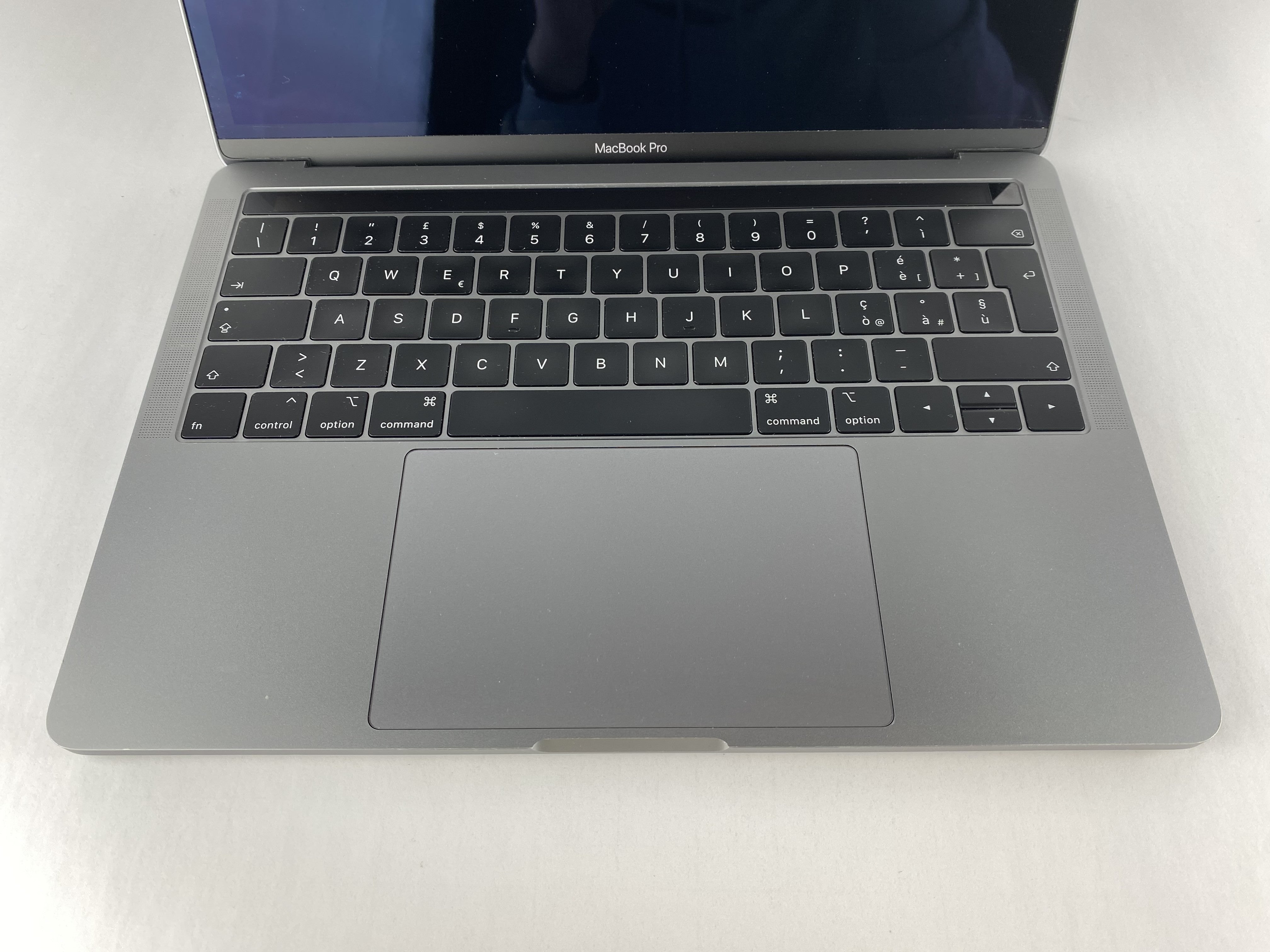 MacBook Pro 13" 2022 Chip Apple M2 MNEH3T/A MNEJ3T/A A2338 – M2 8C CPU 10C GPU – Grigio siderale (Space Gray)