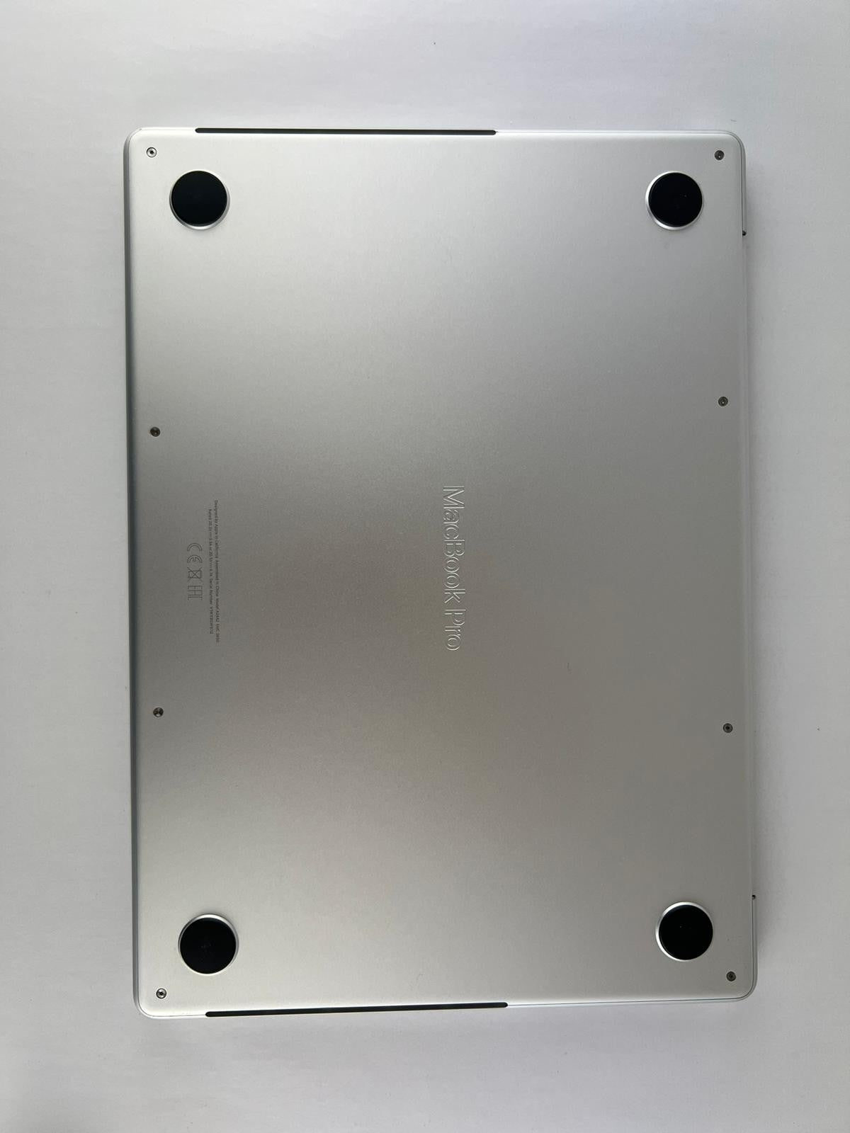 MacBook Pro 14" 2023 Chip Apple M3 A2992 MTL73LL/A – M3 8C CPU 10C GPU – Grigio siderale (Space Gray)