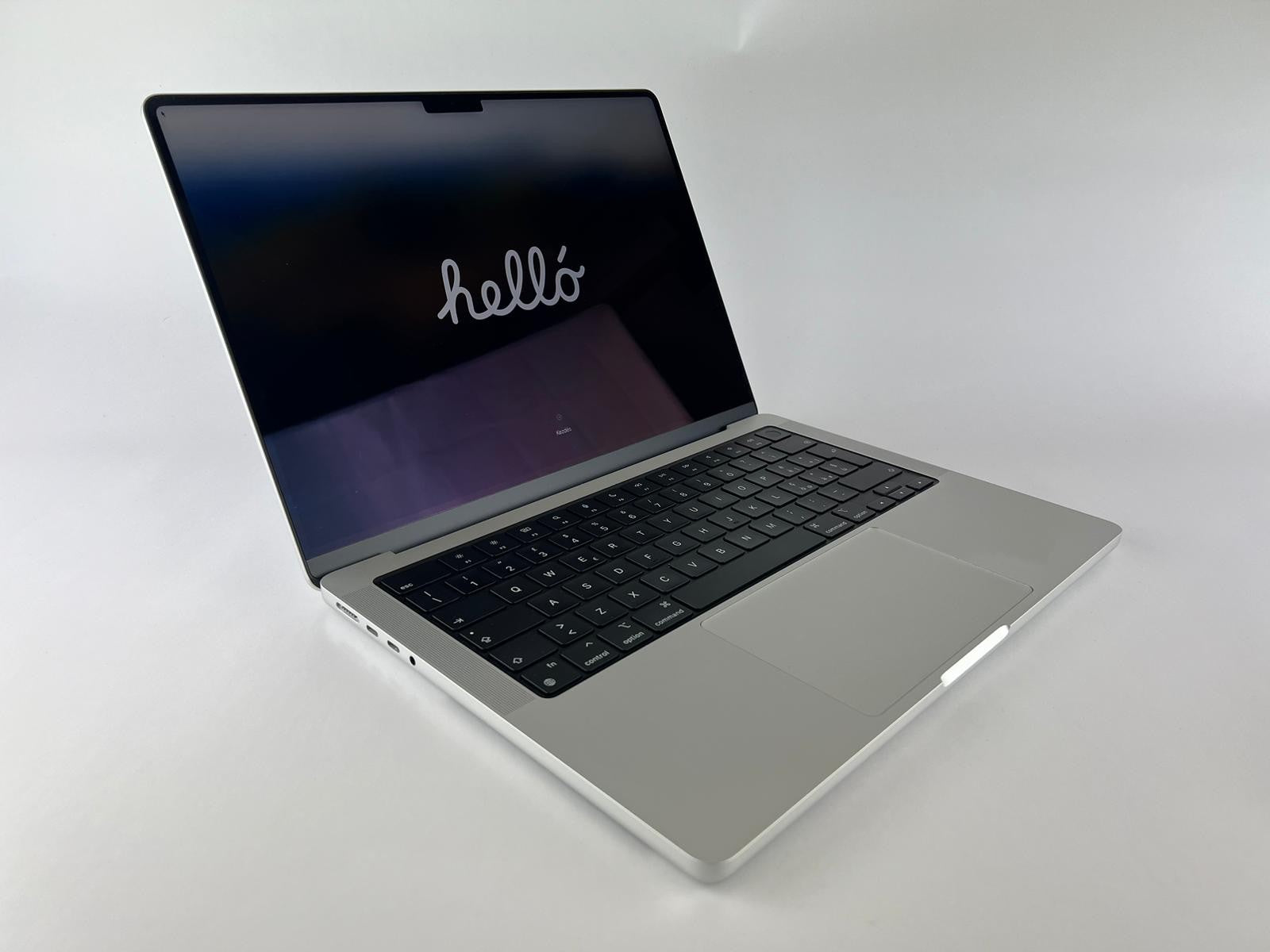 MacBook Pro 14" 2023 Chip Apple M3 A2992 MTL73LL/A – M3 8C CPU 10C GPU – Grigio siderale (Space Gray)