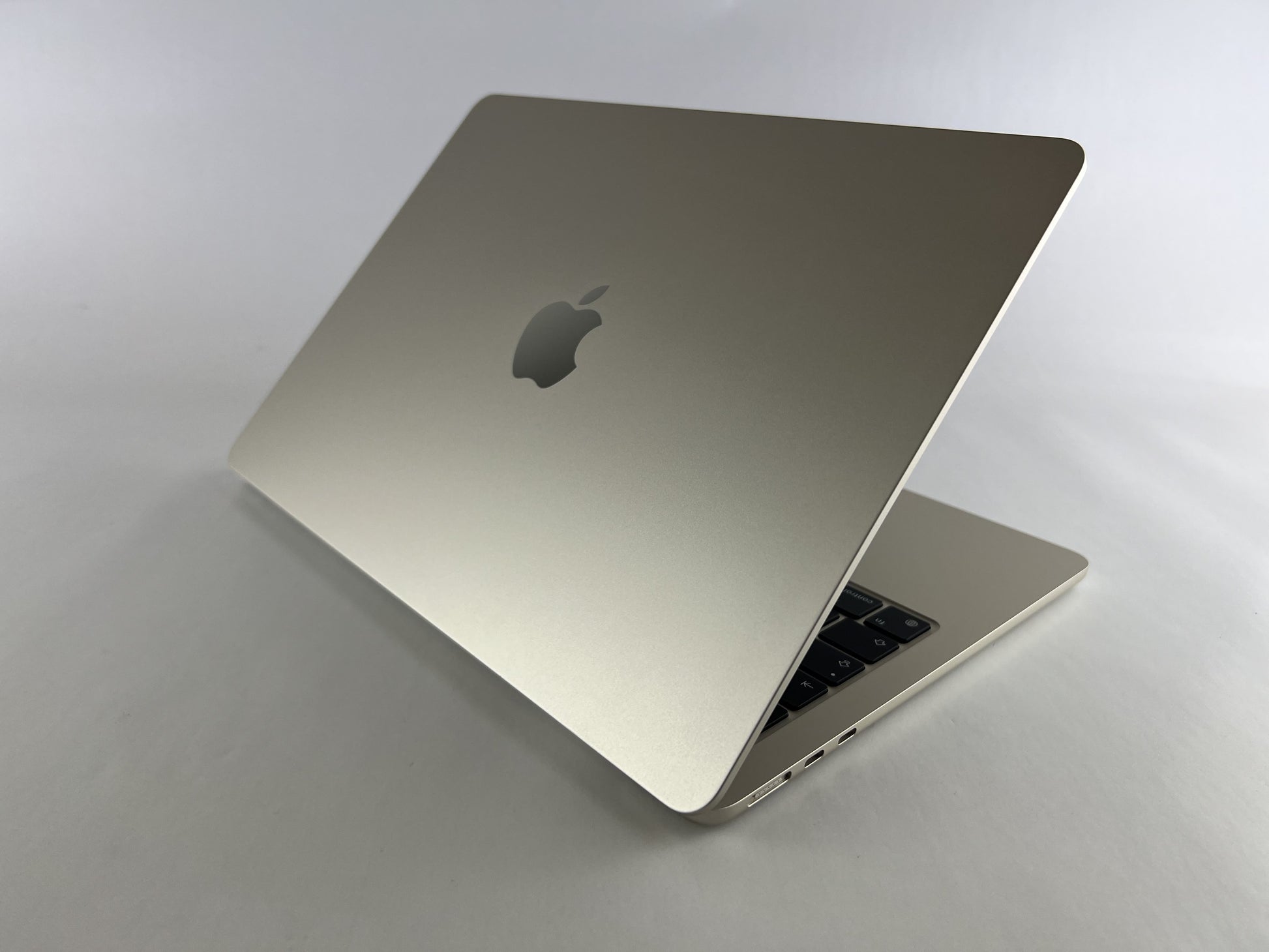 MacBook Air 13,6" 2024 Chip Apple M3 A3113 MRXQ3T/A – M3 8C CPU 10C GPU – Grigio siderale (Space Gray)