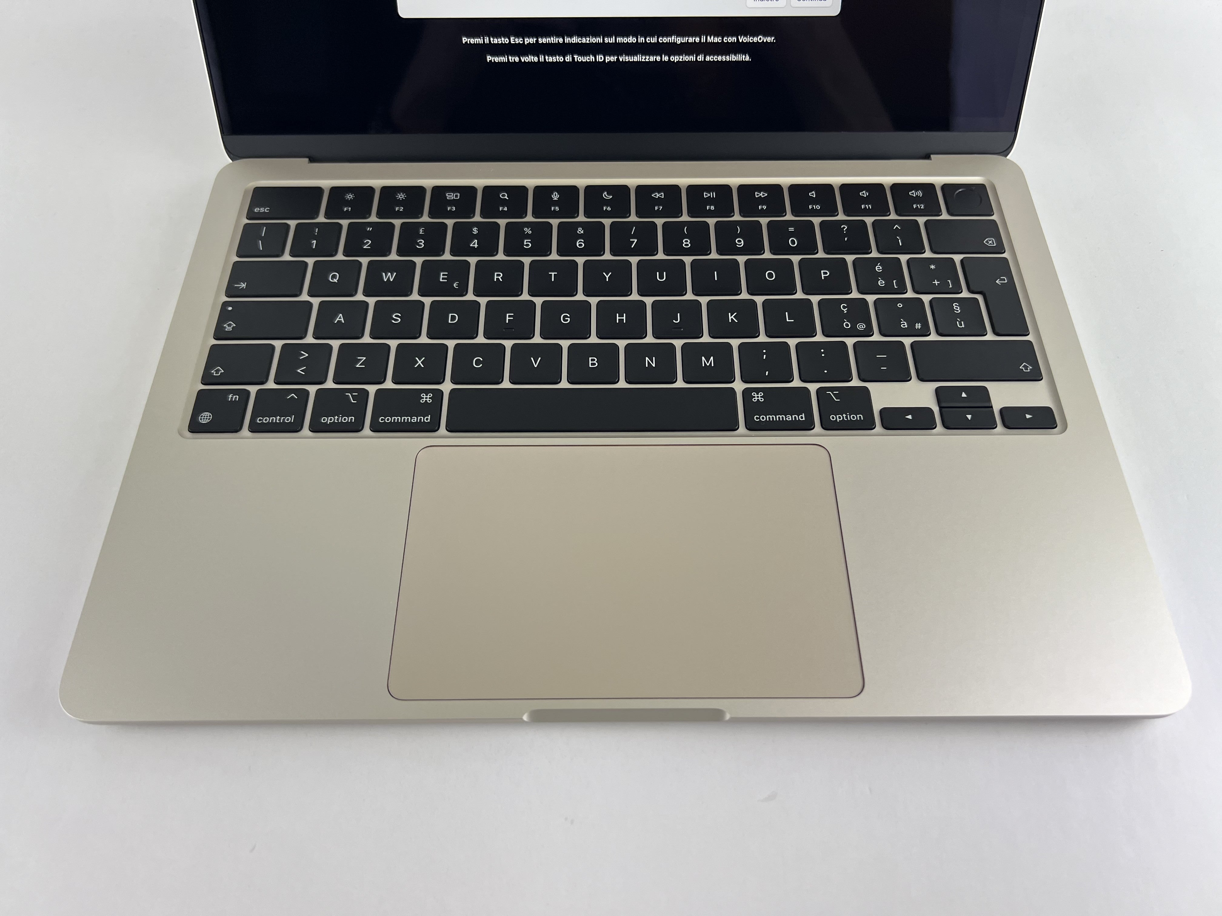 MacBook Air 13,6" 2024 Chip Apple M3 A3113 MRXQ3T/A – M3 8C CPU 10C GPU – Grigio siderale (Space Gray)