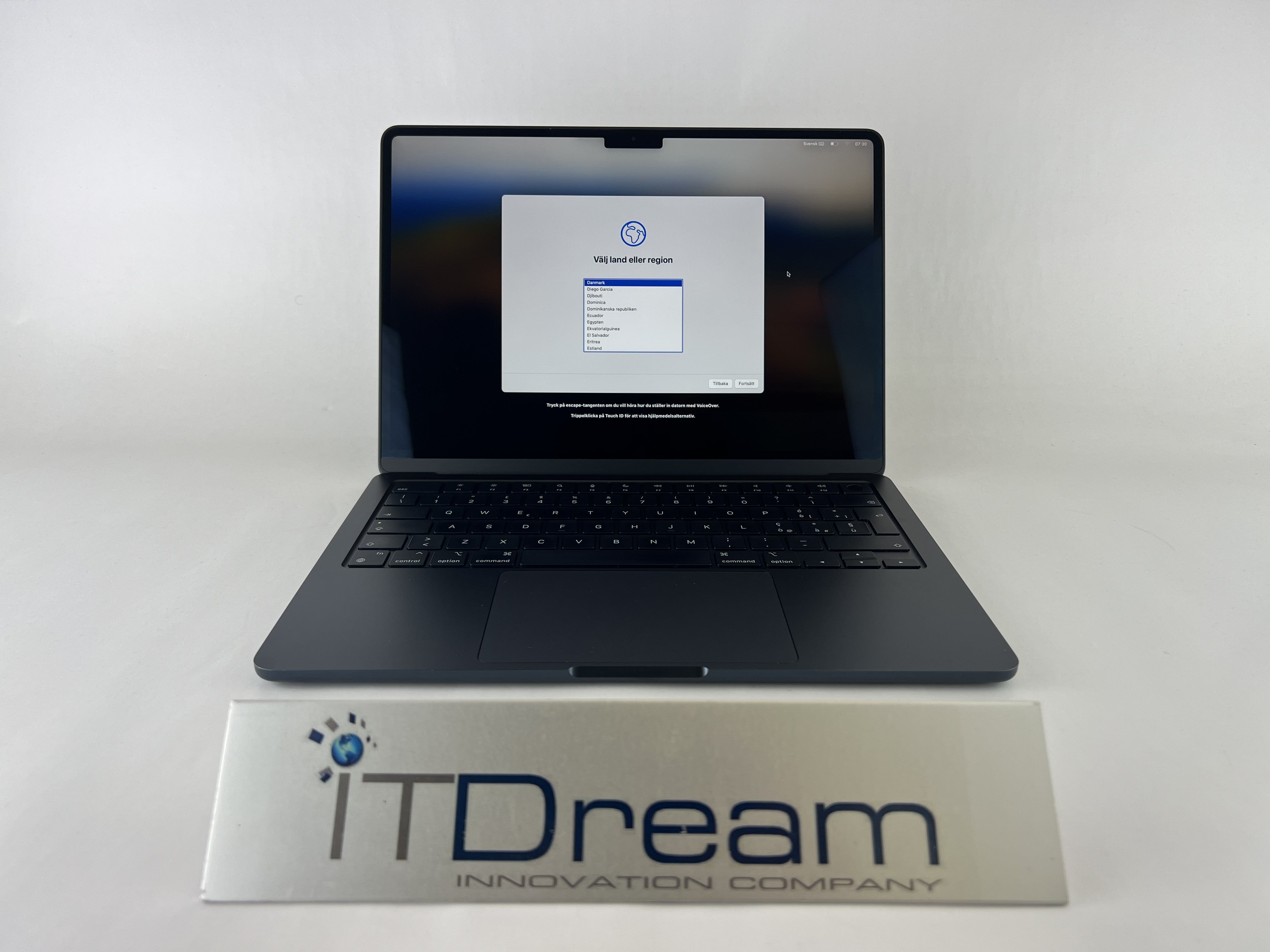 MacBook Air 15" 2024 Chip Apple M3 A3114 MRYM3T/A – M3 8C CPU 10C GPU – Nero (Midnight)