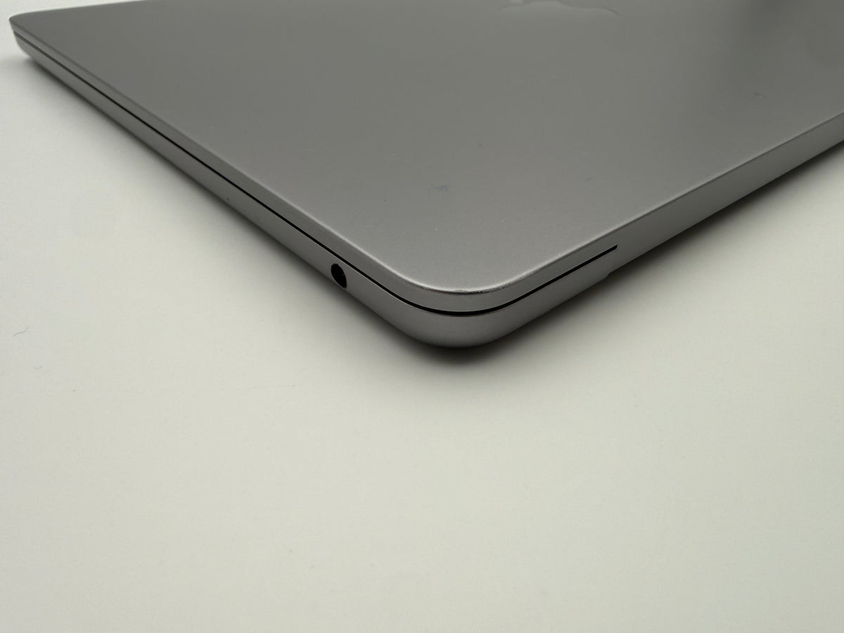 Apple MacBook Air 13" M3 (2024) - 8GB RAM - 512GB SSD - Grigio Siderale - Outlet
