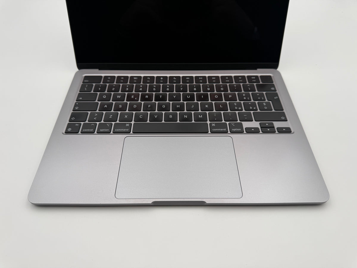 Apple MacBook Air 13" M3 (2024) - 8GB RAM - 512GB SSD - Grigio Siderale - Outlet