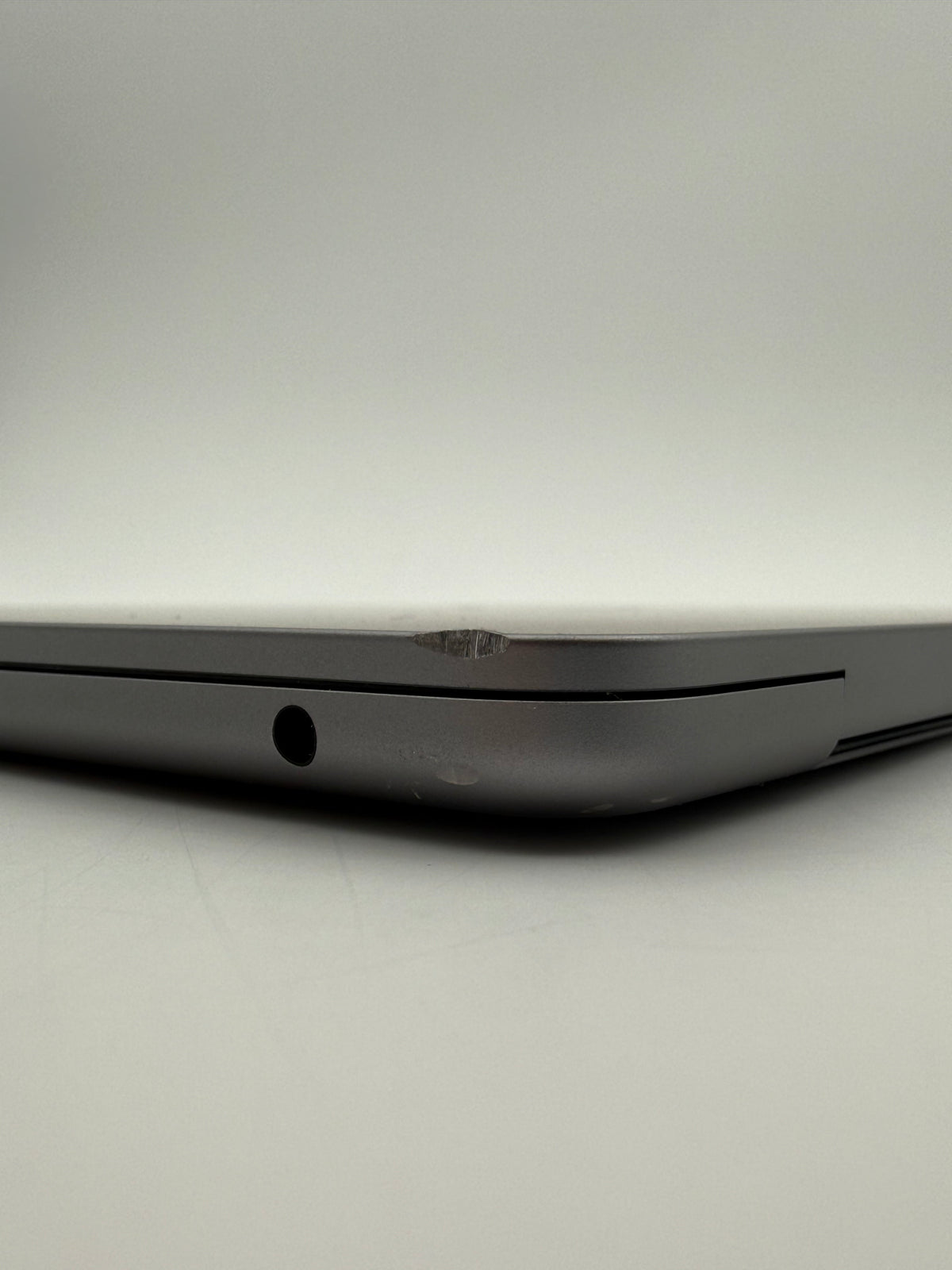 MacBook Air 13.6" M2 16GB 512GB 10-core GPU – OUTLET #02