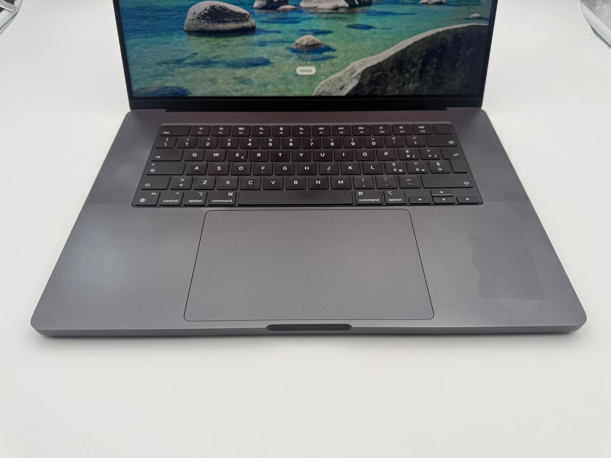 MacBook Air 13,6" 2022 Chip Apple M2 A2681 MLXW3T/A – M2 8C CPU 10C GPU – Plata