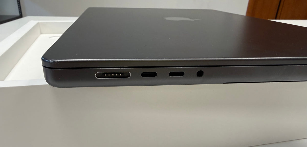 MacBook Pro 16" (fine 2023) Chip Apple M3 Max A2991 – M3 Max 16C CPU 40C GPU – Nero (Space Black)