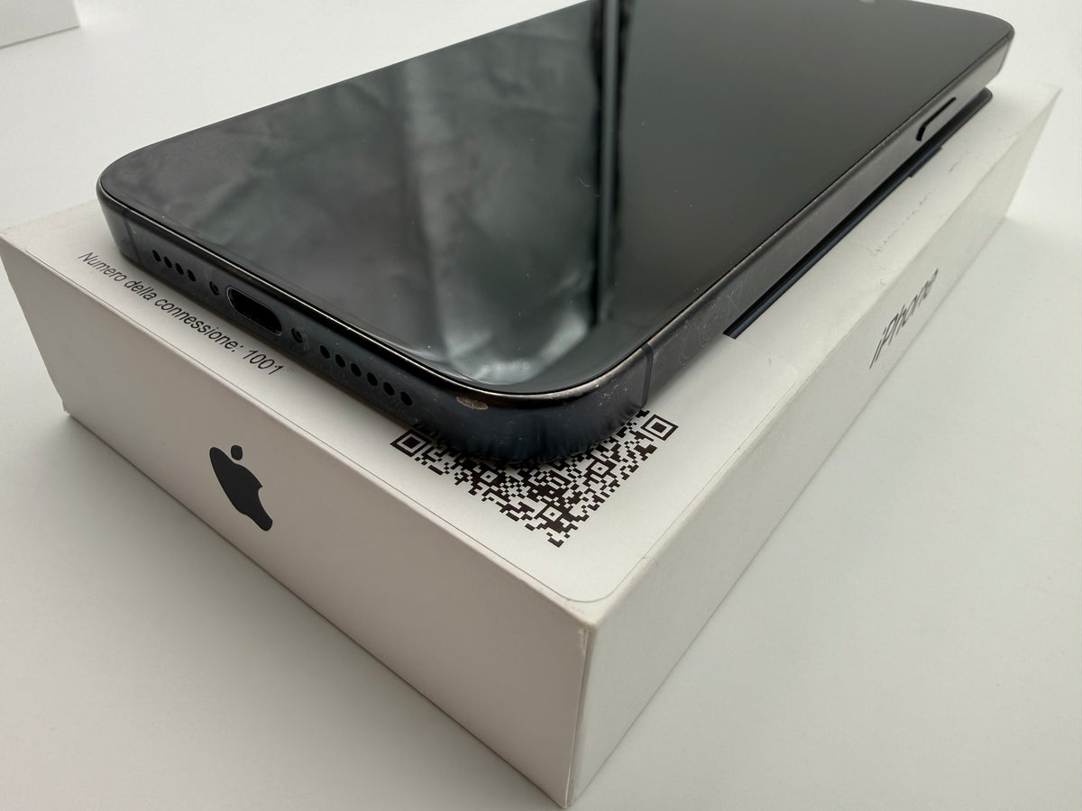 iPhone 15 Pro Max 256GB Blue Titanium – OUTLET – Batteria 88%