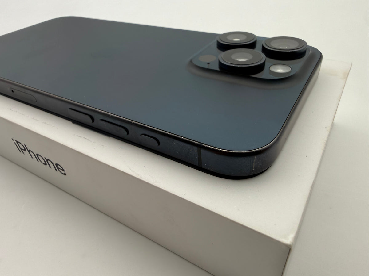 iPhone 15 Pro Max 256GB Blue Titanium – OUTLET – Batteria 88%